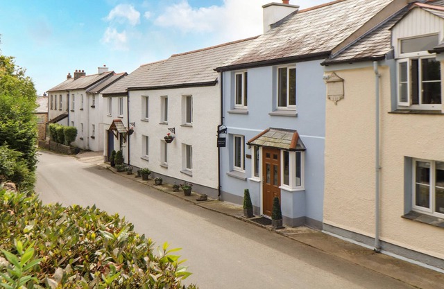 BANDYLEGS COTTAGE, pet friendly, country holiday cottage in Bodmin