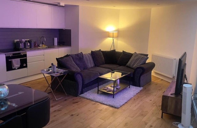 Bank/Monument apartment