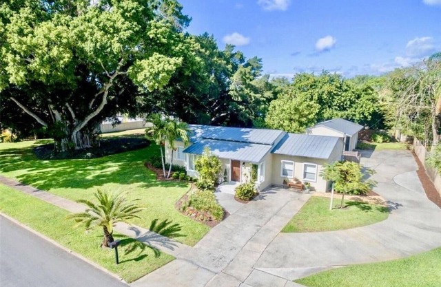 Banyan Bungalow - Great NW Bradenton Location!