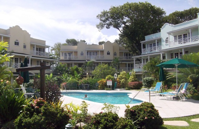 Barbados Margate Gardens, Opp Beach, Sea Boardwalk, Restaurants, Mall,Buses,