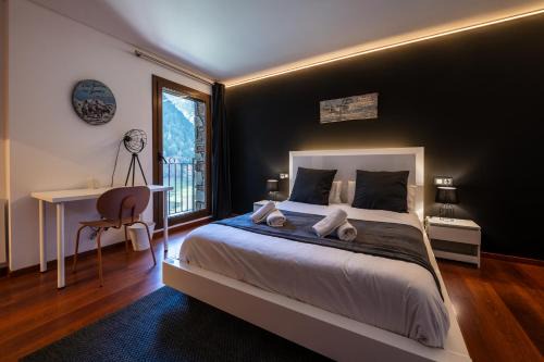 Barthe Holidays I Apartamento moderno en Arinsal 4PAX I Confort, Vistas, Parking, Pet friendly I Pic Negre