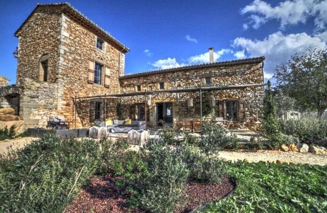 Bastide de Charme - Swimming pool - 15 min from Uzès - 10 pers (8 adults max)