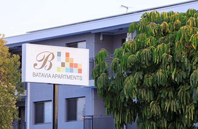 Batavia Apartments