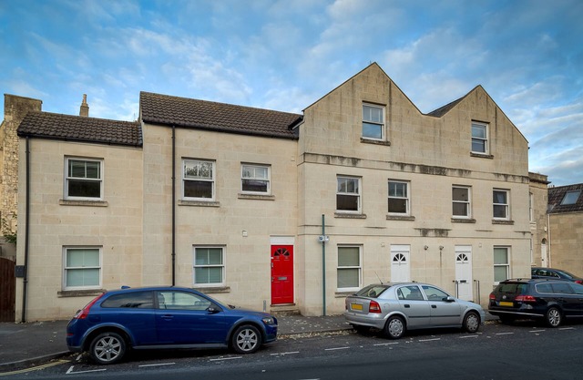 Bath Breaks Apartments