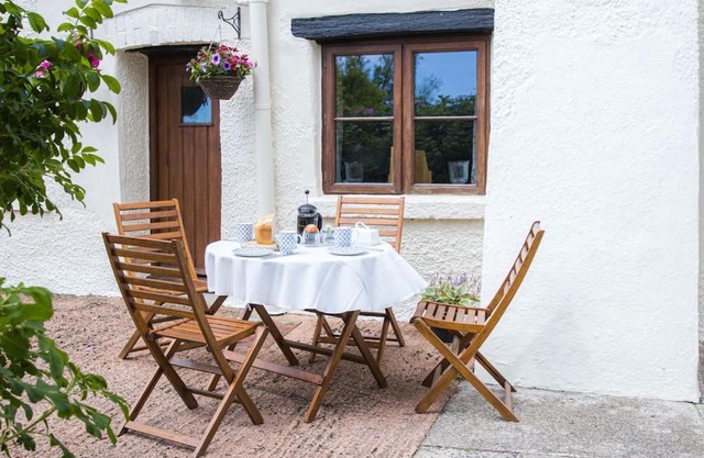 Batney Farm Cottage, Meshaw, South Molton