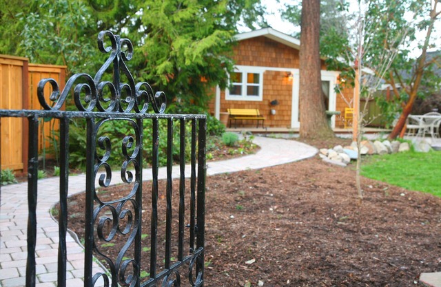 Bay Cottage Waterfront Home