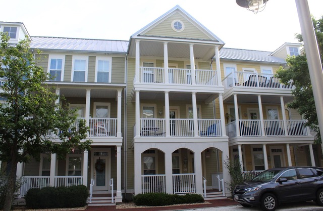 Bay views, 5 BR - family friendly 4 level luxury townhouse, Sunset Island