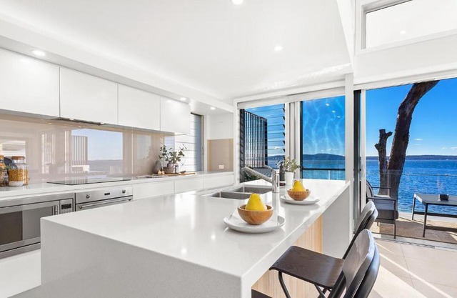 Baydream on the Beach - With Breathtaking Water Views