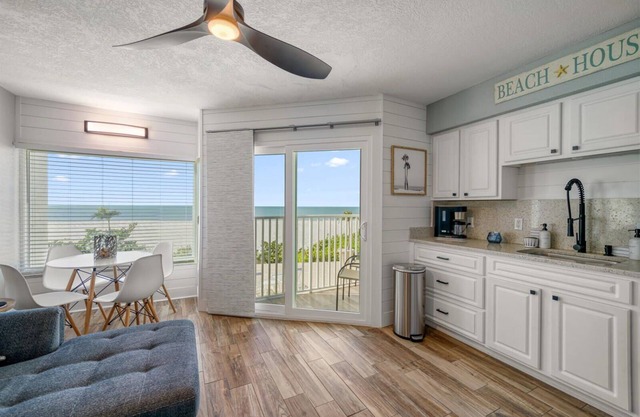 BBC111 Renovated Beachfront Condo W/Pool