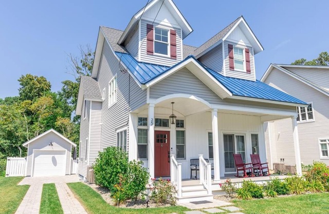 Beach Block 4 Bed/3 Bath Home with Pool