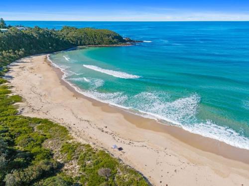 Beach Breeze - near Mollymook Beach & golf club