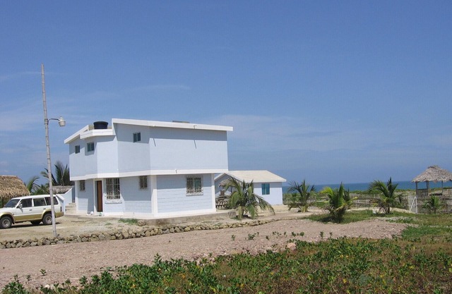 Beach Front Bed n Breakfast Room In Crucita #5