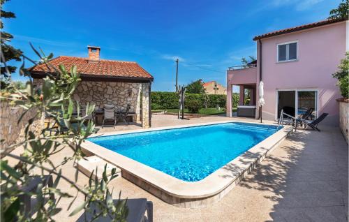Beach Front Home In Pula