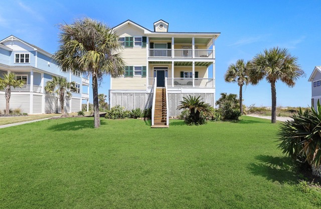 BEACH FRONT! Steps from the Beach - Fantastic Views