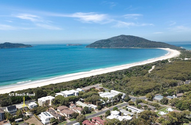Beach Haven - opposite the beach