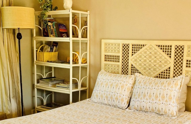 BEACH-HIKE-GOLF Sparkling Clean Sunny Private Studio