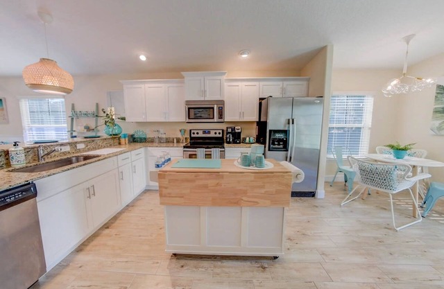 Beach Home w Heated Pool Free Golf Cart