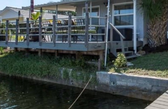 Beach hotel dream home on the bay!