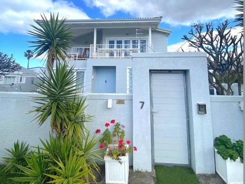 Beach House on 5th Hermanus
