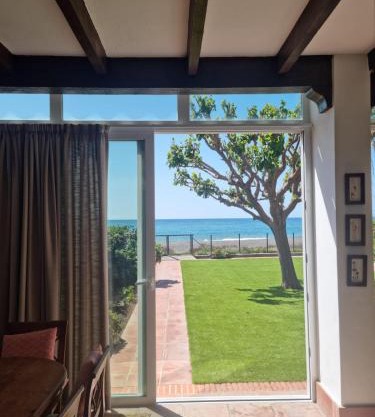 Beach House Valleniza