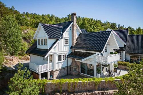 Beach House With Multiple Terraces In Holmsbu