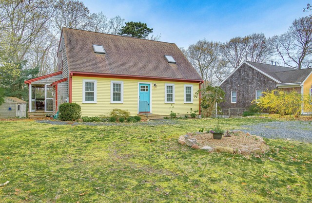 Beach & Lake Access: Home w/Porch in Mashpee!