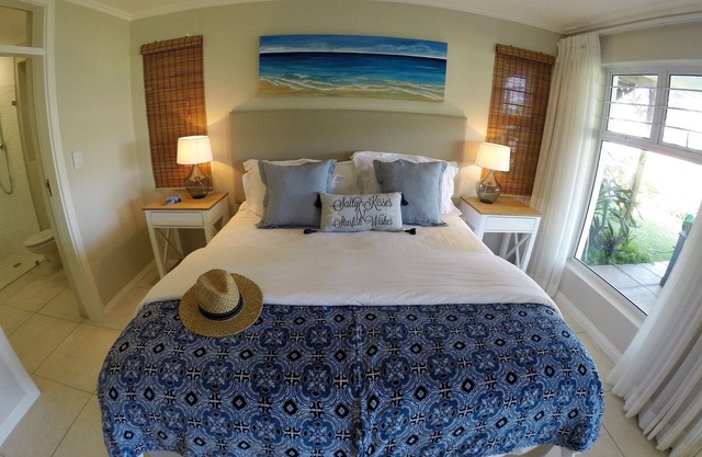 BEACH MELODY, Luxury, Umdloti Beach, Airport 9 km. Sea-views. Brand new.