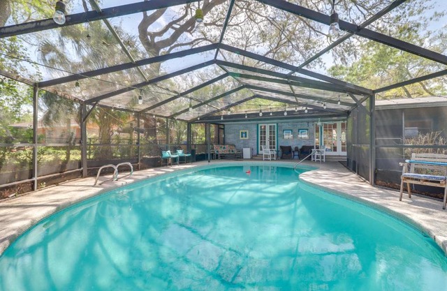 Beach Retreat in Jacksonville PetandFamily-Friendly