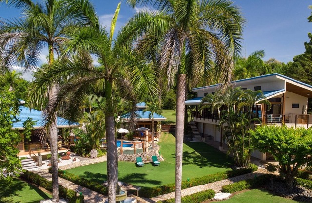 Beach Vacation Home, Private Tango Mar Resort area for 15 guests