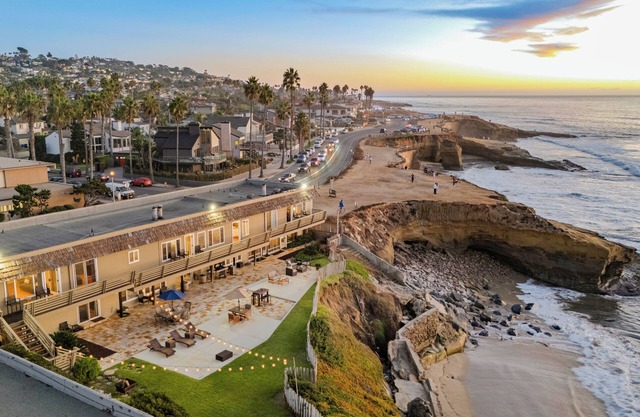 Beachcliff 7 by AvantStay | Oceanfront Views!