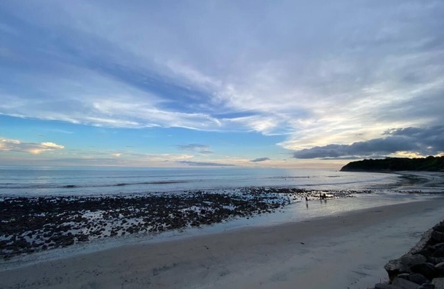 Beachfront escape! Rest, surf and relax at the beach or the pool in El Palmar