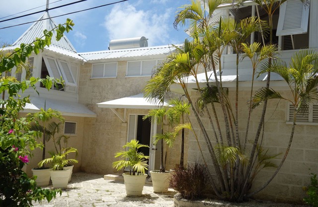 Beachfront 1 bedroom apartment at the Inchcape Seaside Villas estate