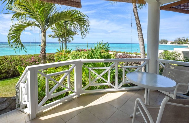 Beachfront Cosy and Romantic Condo - Nautilus