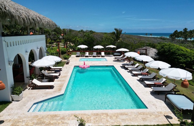 beachfront haven w/Chef included & events allow