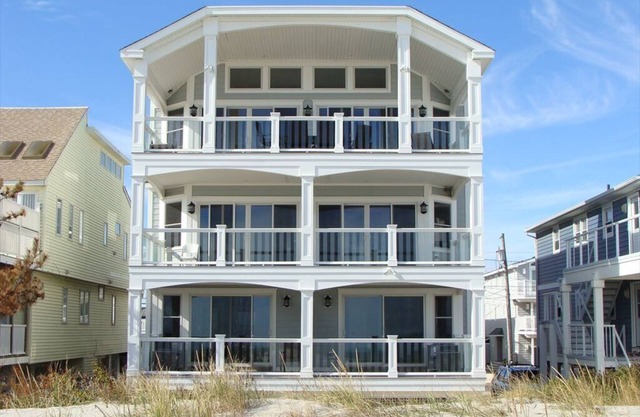 Beachfront Laricks Exclusive