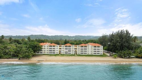 Beachfront Modern Apt -Direct Sand Access - Villa Sanfe