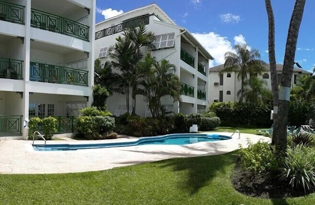 Beachfront Penthouse #7 Leith Court