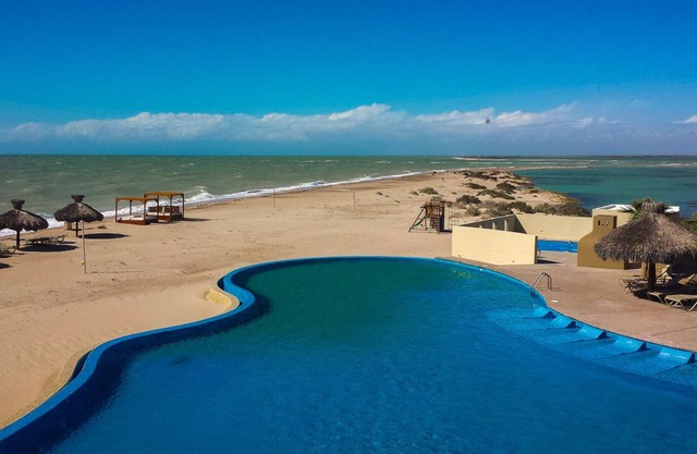Beachfront, Quiet Retreat, Private Beach - 24 hour security