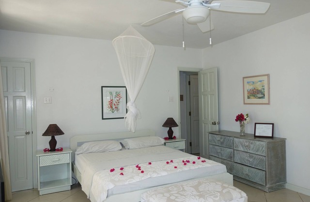 Beachfront Studio on upper floor at the Inchcape Seaside Villas estate