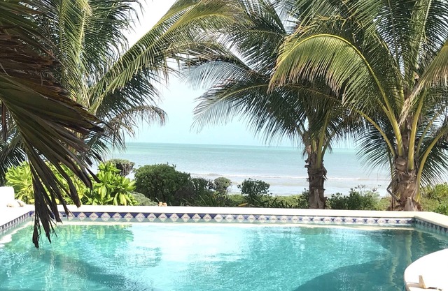 Beachfront Villa Tranquilita 3Bd/3Ba POOL,WiFi ,4 AC , Private collection