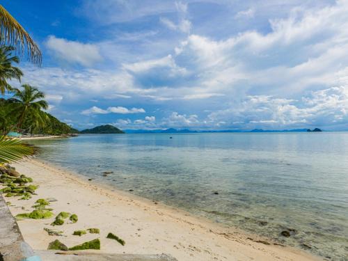 Beachfront Wooden Beach House 3br Sunset View
