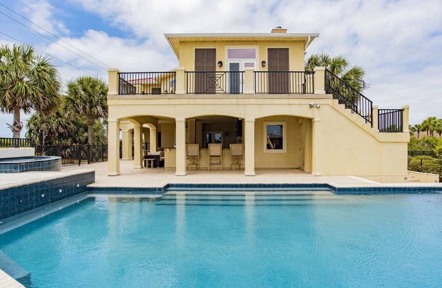 Beachside Gulf-View Home | Canal Front | Private Infinity Pool & Dock w/Boat Lift | Golf