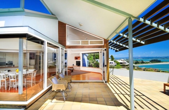BeachViews - Architectural with Incredible views over the Beach & Tasman Bay!