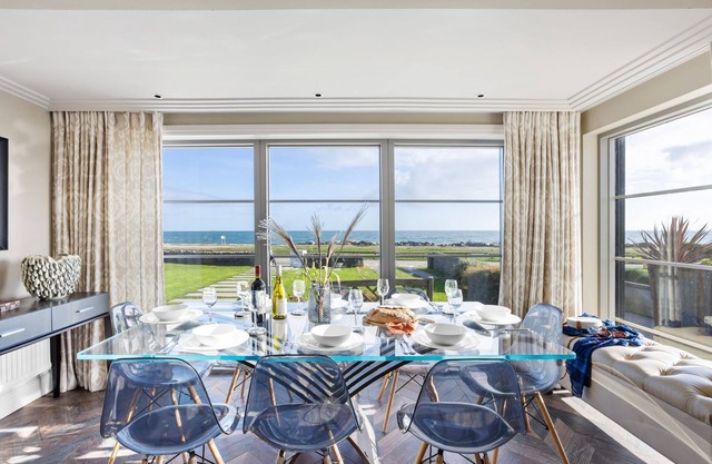 Beam Ends, a stunning beach front home in Beesands, Devon