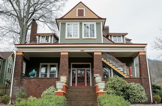 Bear House 1890, Johnson Retreat, Mins from Downtown, Perfect Luxurious Getaway!