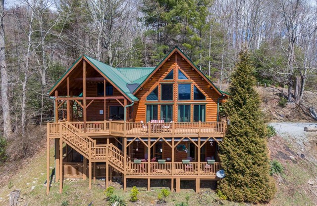 Beary Relaxing Cabin