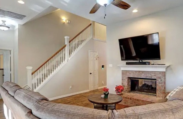 Beatuiful 4 BR Corporate Home