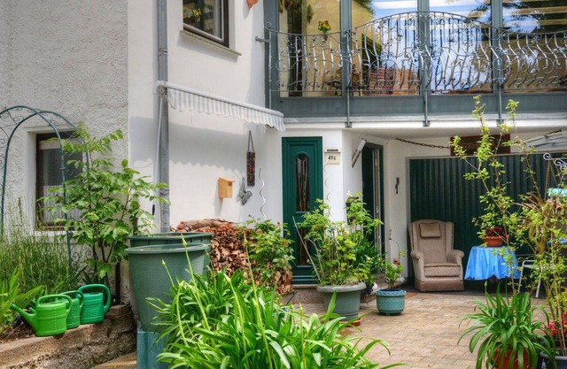 Beautiful apartment for 2 guests with WIFI, TV, patio, pets allowed and parking