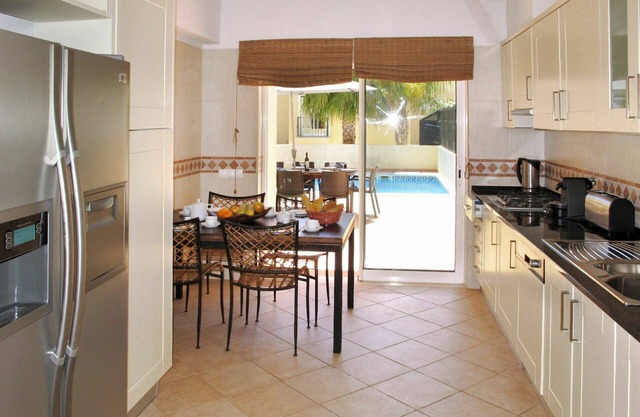 Beautiful villa for 8 guests with A/C, WIFI, private pool, TV, terrace and parking