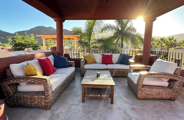 Beautiful 2 Bed, 2 Bath Casa Steps From The Beach & Pools In Loreto Bay